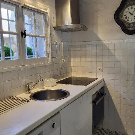Charmante Maison Mitoyenne Avec Piscine, Jardin Et Accès Privé à La Sainte-Maxime
