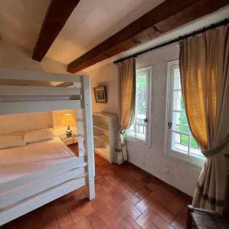 Casa vacanze Charmante Maison Mitoyenne Avec Piscine, Jardin Et Accès Privé à La Sainte-Maxime